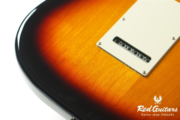  Made in Japan Hybrid II Stratocaster - 3-Color Sunburst